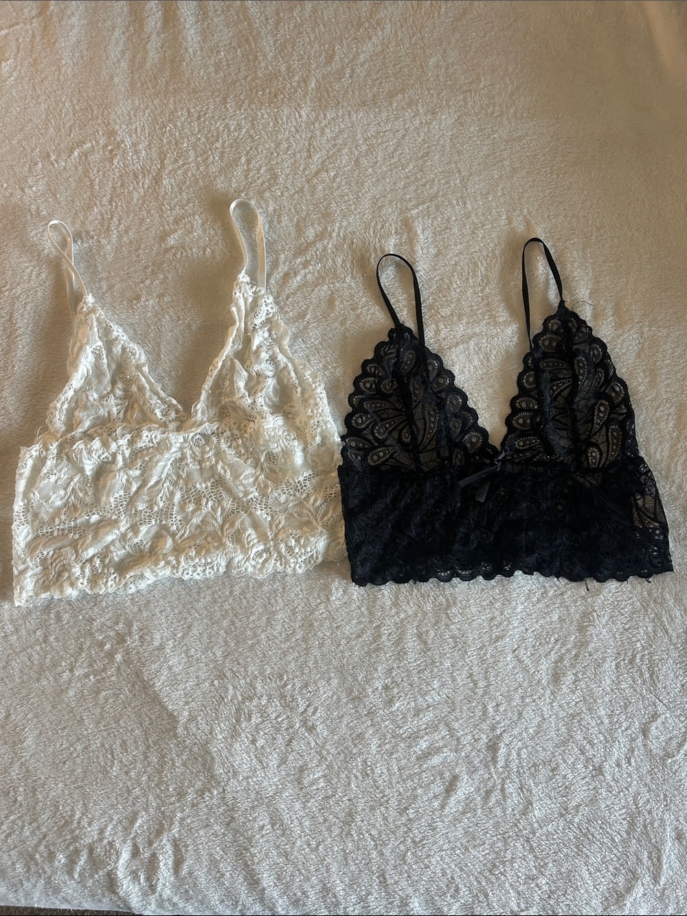 SHEIN Lace Bralette Duo – White & Black